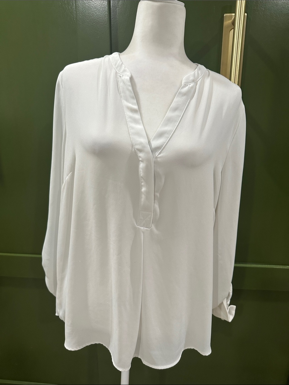 The Limited White V-Neck Long Sleeve Blouse
